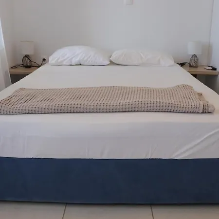 Ateni House